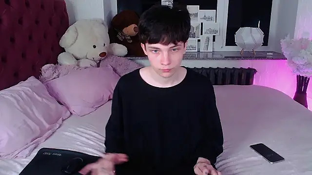 Snapshot of iwillfall chatting on 03.16.26 iwillfall online show from 03.16.26