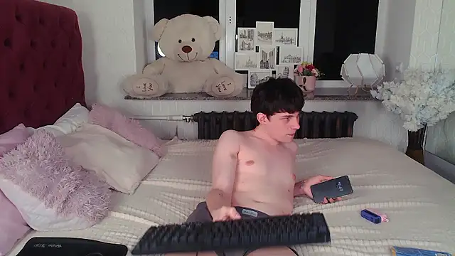 Snapshot of iwillfall chatting on 03.23.26 iwillfall online show from 03.23.26