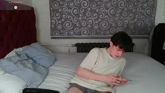 Snapshot of iwillfall chatting on 04.08.26 iwillfall online show from 04.08.26