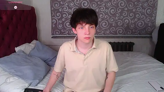 Snapshot of iwillfall chatting on 04.10.26 iwillfall online show from 04.10.26