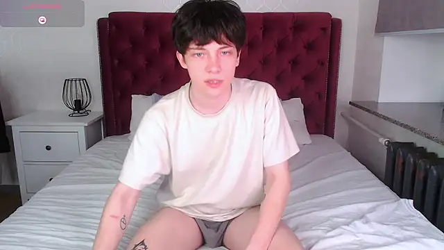 Snapshot of iwillfall chatting on 04.15.26 iwillfall online show from 04.15.26