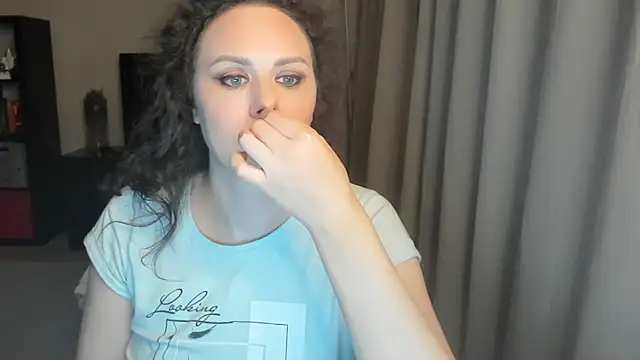 MollyCheiz online show from 06.04.26