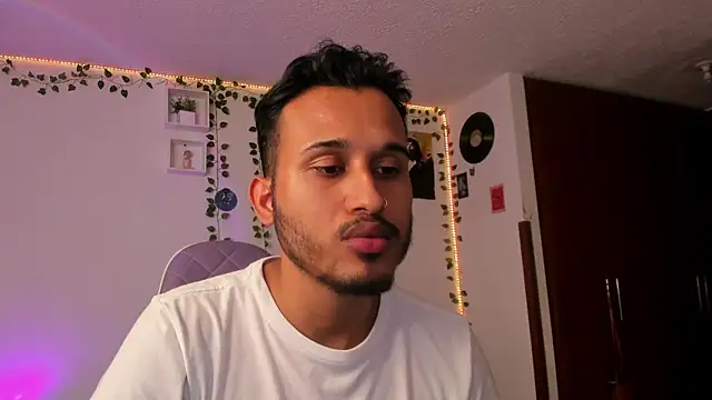 Raf brunette online show from 01.08.25