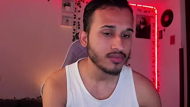 Raf brunette online show from 02.06.25