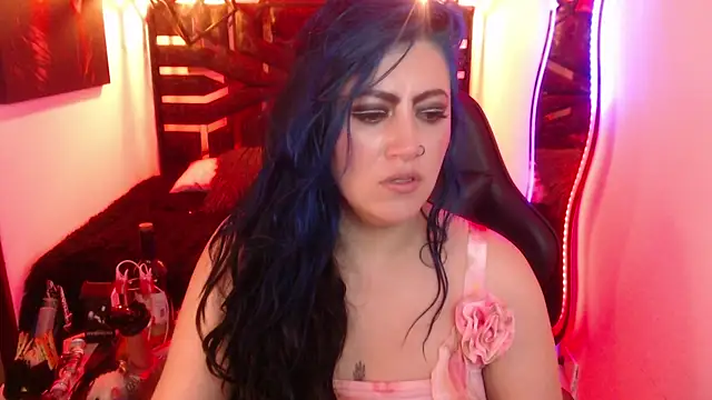 Snapshot of scarleth_blue chatting on 04.23.26 scarleth blue online show from 04.23.26