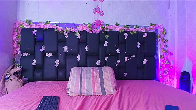 Snapshot of canela_oss chatting on 09.14.25 canela oss online show from 09.14.25