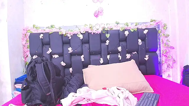 Snapshot of canela_oss chatting on 09.18.25 canela oss online show from 09.18.25