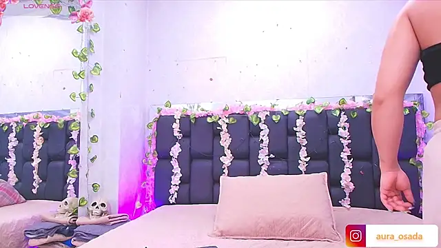 Snapshot of canela_oss chatting on 10.10.25 canela oss online show from 10.10.25