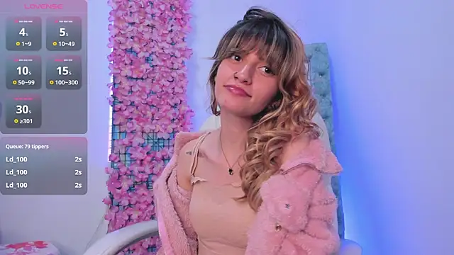 Snapshot of summer_sweet_ chatting on 01.08.25 summer sweet online show from 01.08.25