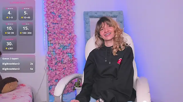 Snapshot of summer_sweet_ chatting on 01.10.25 summer sweet online show from 01.10.25