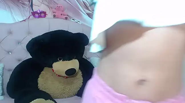 Snapshot of Bonnie-Kim chatting on 12.31.24 Bonnie-Kim online show from 12.31.24