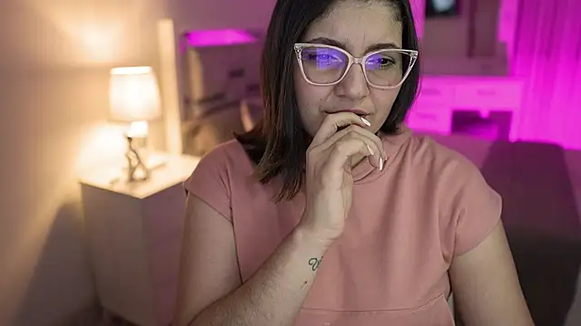 Camilaa bueno online show from 12.19.24