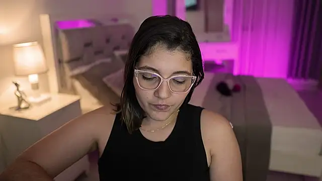 Camilaa bueno online show from 12.30.24