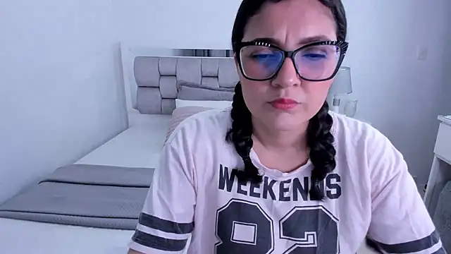 Snapshot of Camilaa_bueno chatting on 06.06.26 Camilaa bueno online show from 06.06.26