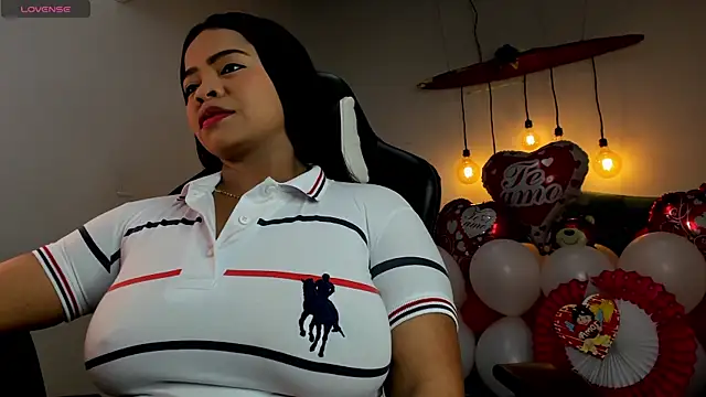 Any topless online show from 02.14.25