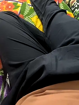 Snapshot of faaseel chatting on 02.18.25 faaseel online show from 02.18.25