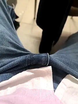 Snapshot of faaseel chatting on 02.19.25 faaseel online show from 02.19.25