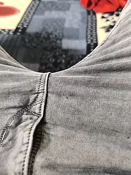 Snapshot of faaseel chatting on 02.22.25 faaseel online show from 02.22.25