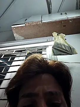 Snapshot of faaseel chatting on 11.17.25 faaseel online show from 11.17.25