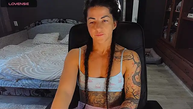 Aria Dl online show from 10.20.25