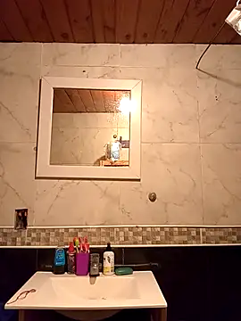 Snapshot of FlacoDani chatting on 11.10.25 FlacoDani online show from 11.10.25