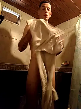 Snapshot of FlacoDani chatting on 11.14.25 FlacoDani online show from 11.14.25