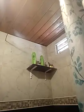 Snapshot of FlacoDani chatting on 02.16.26 FlacoDani online show from 02.16.26