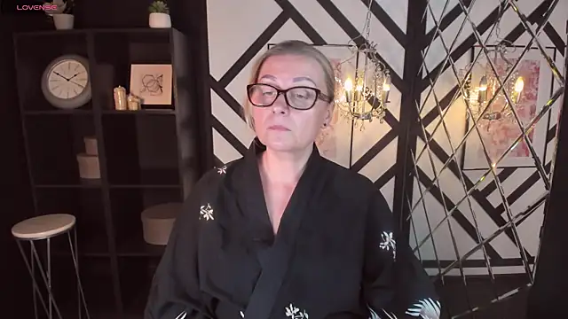 AlexandraKind online show from 02.05.25