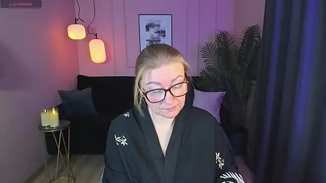 AlexandraKind online show from 02.08.25