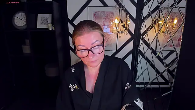 AlexandraKind online show from 02.09.25