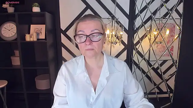 AlexandraKind online show from 02.11.25