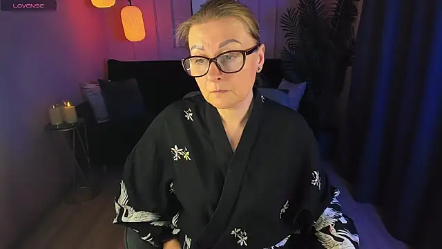 AlexandraKind online show from 02.15.25