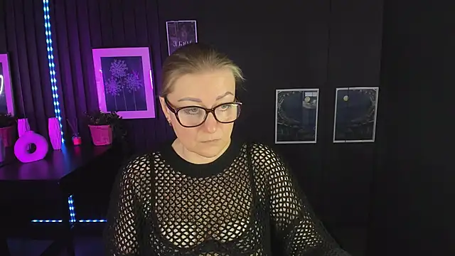 AlexandraKind online show from 03.10.25