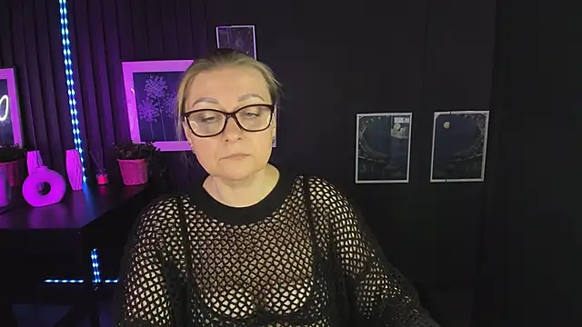 AlexandraKind online show from 03.10.25