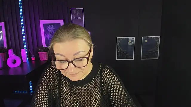 AlexandraKind online show from 03.10.25