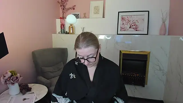 AlexandraKind online show from 03.14.25