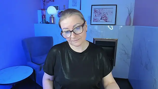 AlexandraKind online show from 03.15.25