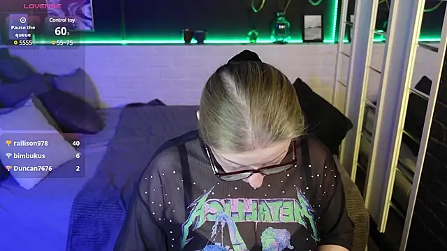 AlexandraKind online show from 03.23.25