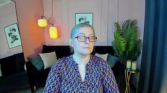 AlexandraKind online show from 10.08.25