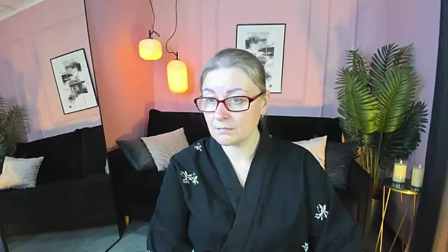 AlexandraKind online show from 10.16.25