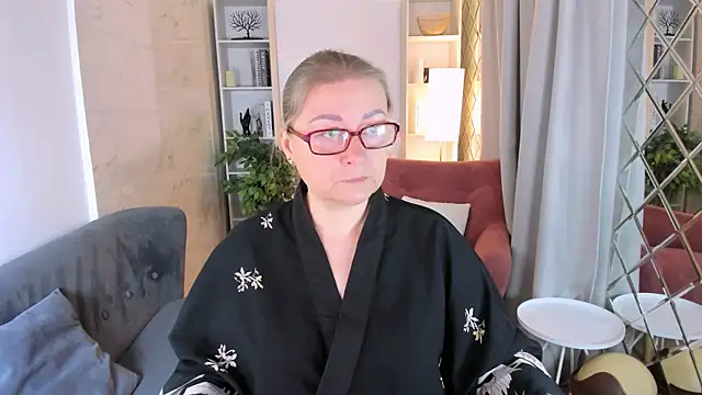 AlexandraKind online show from 11.15.25