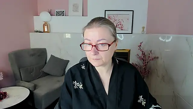 AlexandraKind online show from 12.02.25