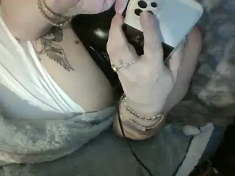 housewife shantie online show from 03.15.25