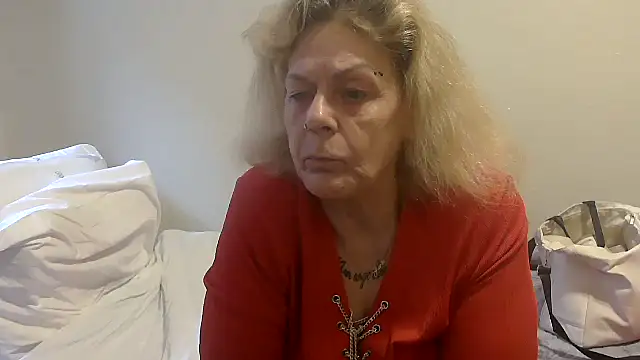 housewife shantie online show from 10.03.25