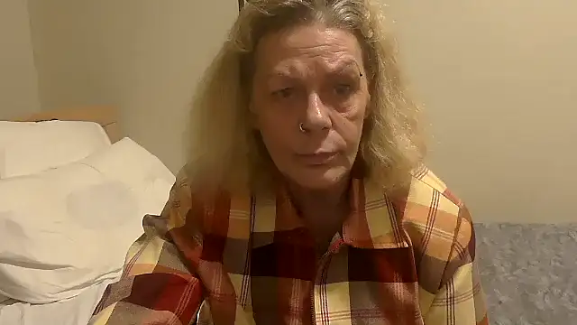 housewife shantie online show from 10.22.25