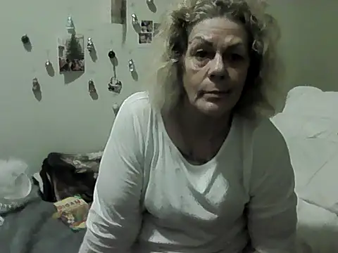 housewife shantie online show from 11.28.25