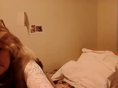 housewife shantie online show from 03.06.26