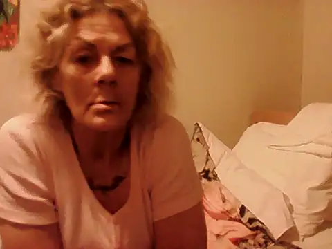 housewife shantie online show from 04.08.26