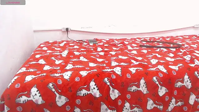 Snapshot of lulu_25_ chatting on 12.16.24 lulu 25 online show from 12.16.24