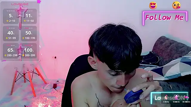 Snapshot of tanjiro_cute chatting on 01.21.25 tanjiro cute online show from 01.21.25